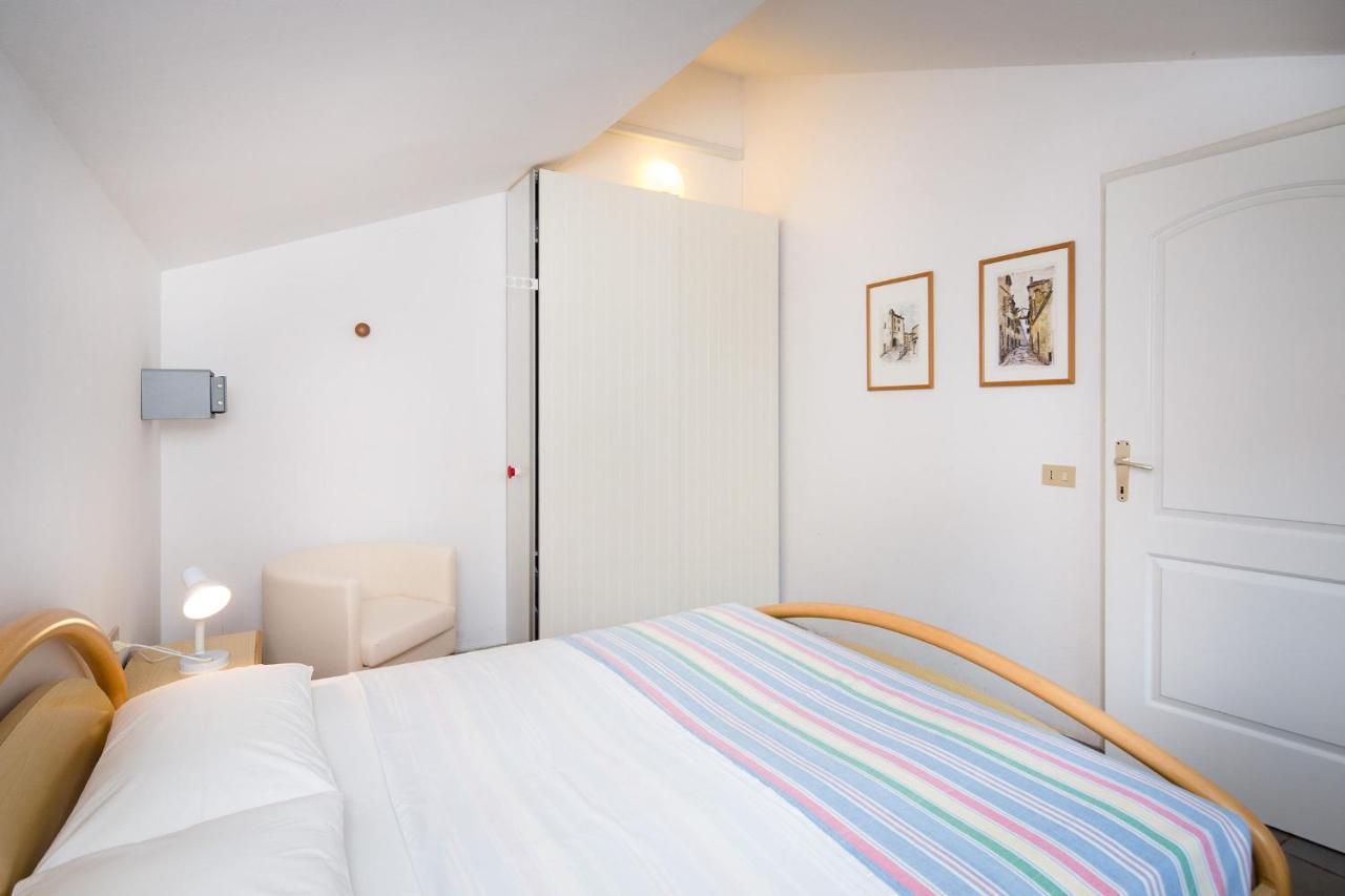 Apartman Number 9 Ровінь Екстер'єр фото